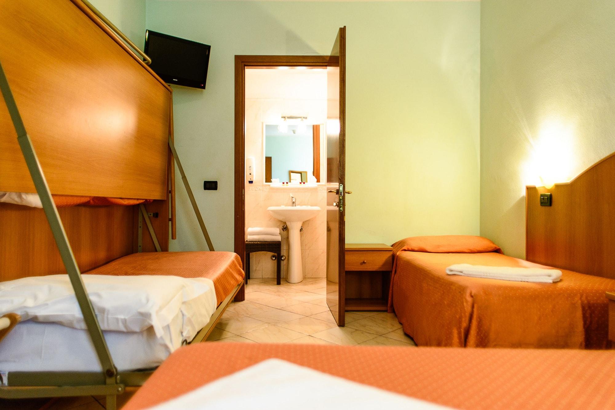 Hotel Villa Adriana Viareggio Exterior photo
